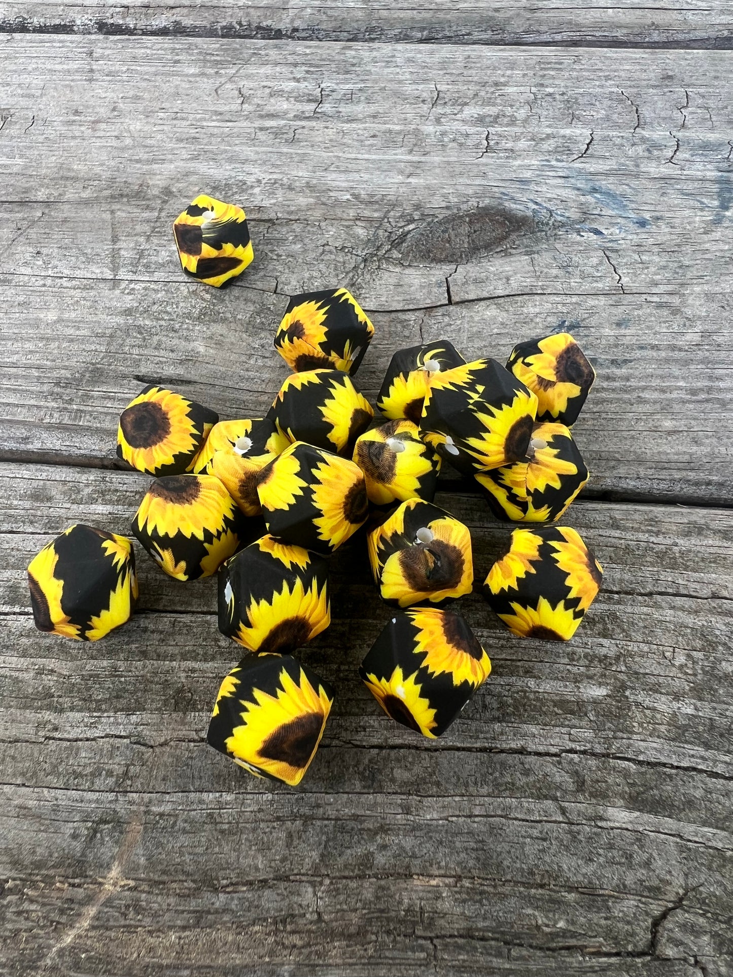 14mm Sunflower Hexagon Beads